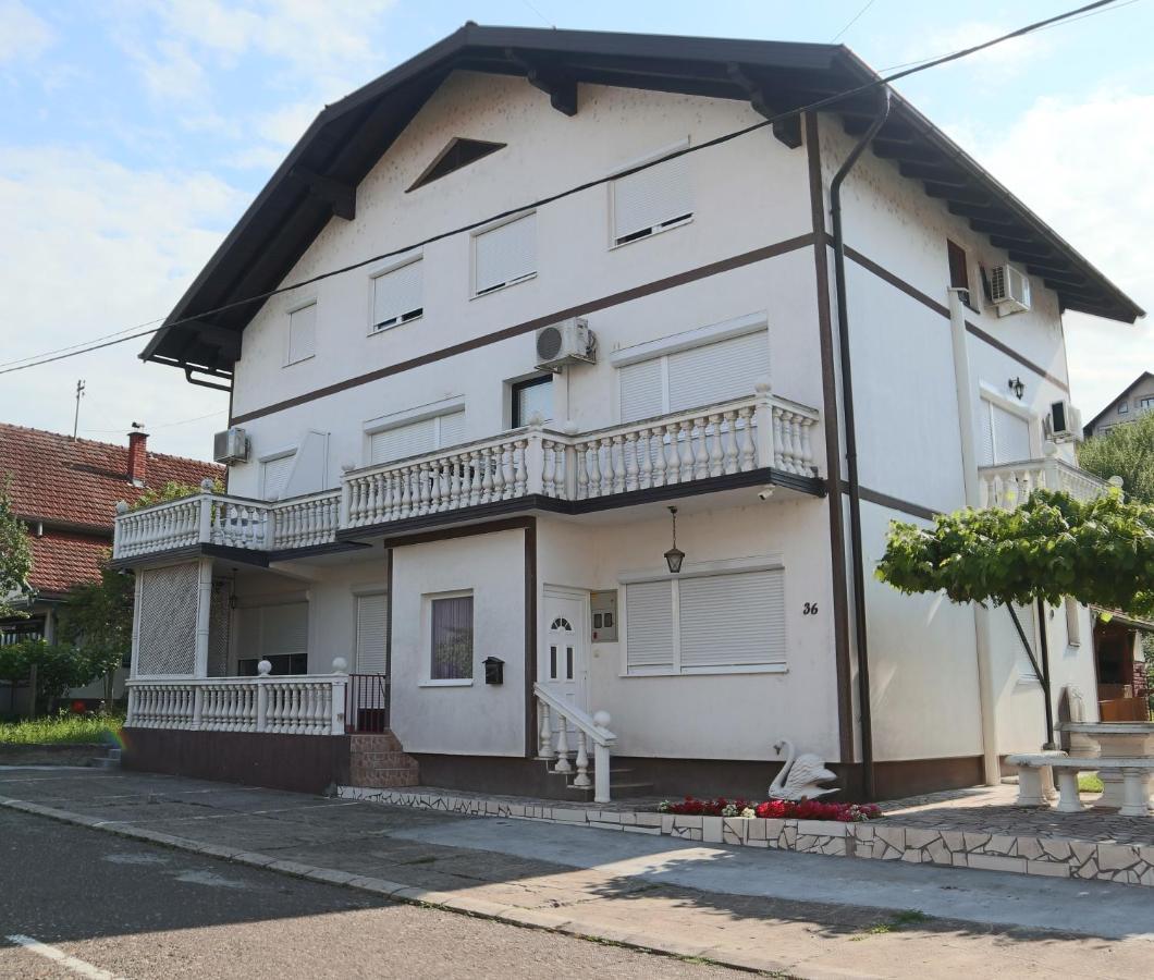 Sobe-Apartmani Modrica Exterior photo